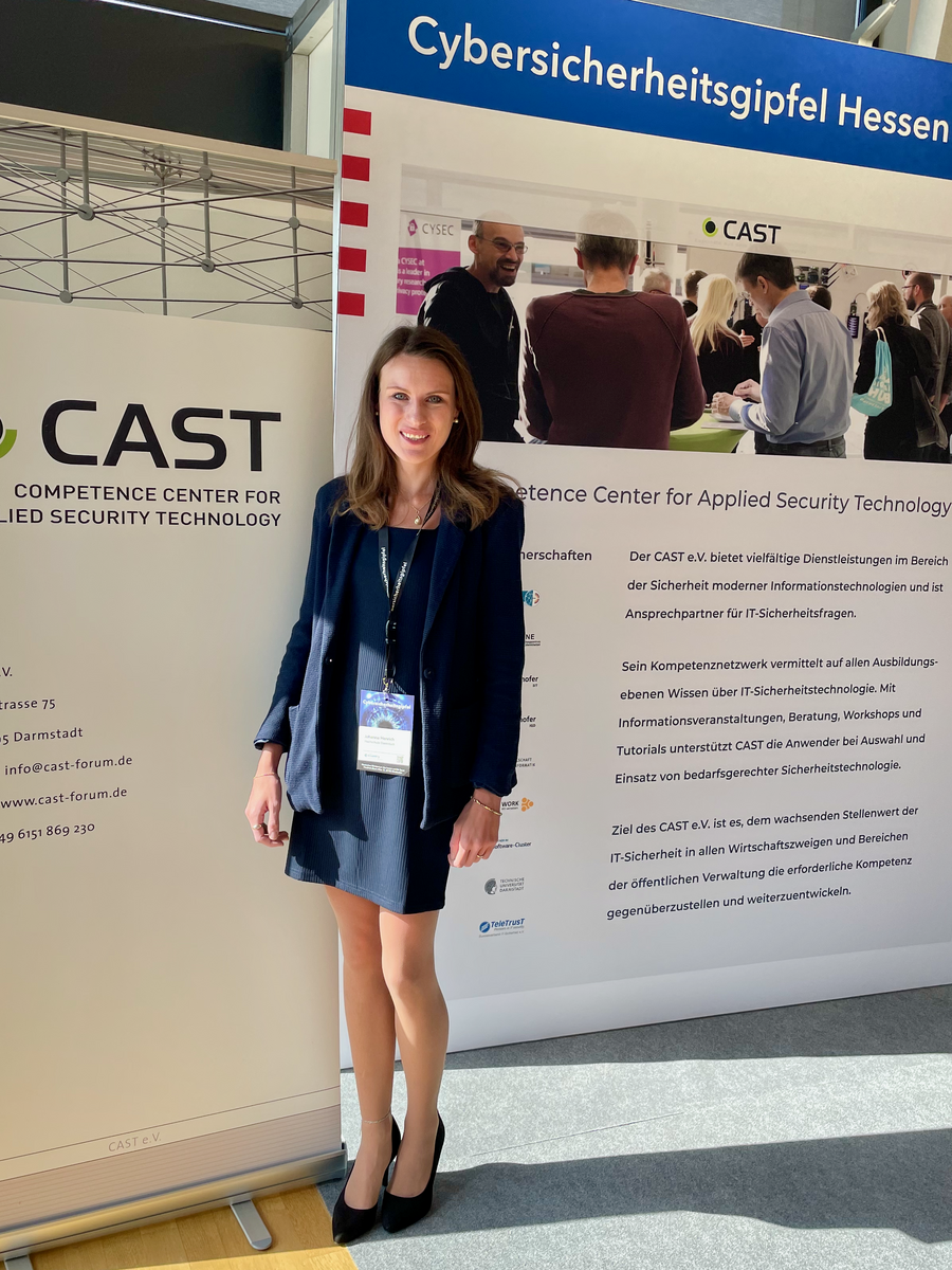 Johanna Henrich auf dem Cybersicherheitsgipfel